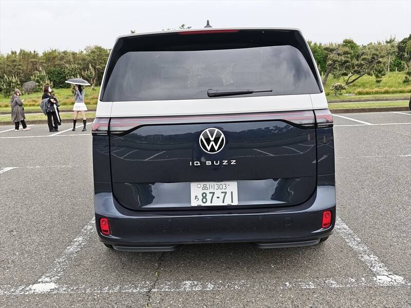 ≒JOYも大絶賛の可愛さ！ 見た目はレトロ、中身は最新EV「ID. Buzz」がミニバンの常識を変える