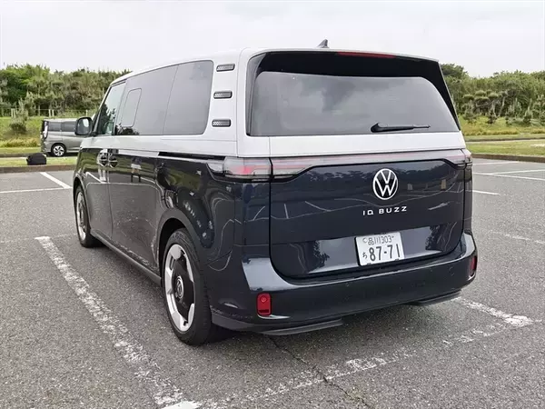 「≒JOYも大絶賛の可愛さ！ 見た目はレトロ、中身は最新EV「ID. Buzz」がミニバンの常識を変える」の画像