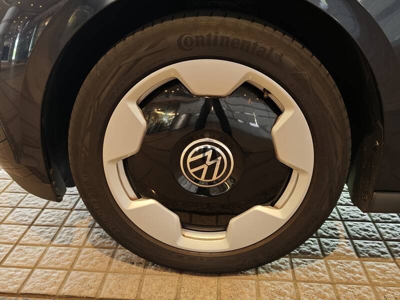≒JOYも大絶賛の可愛さ！ 見た目はレトロ、中身は最新EV「ID. Buzz」がミニバンの常識を変える