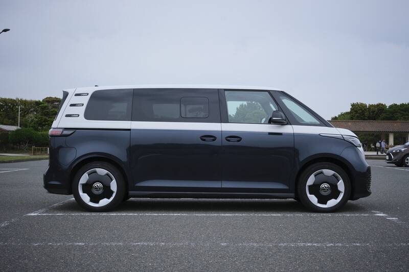 ≒JOYも大絶賛の可愛さ！ 見た目はレトロ、中身は最新EV「ID. Buzz」がミニバンの常識を変える