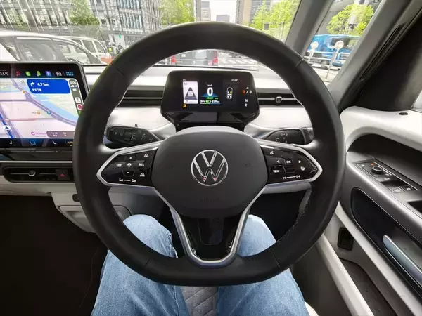 「≒JOYも大絶賛の可愛さ！ 見た目はレトロ、中身は最新EV「ID. Buzz」がミニバンの常識を変える」の画像