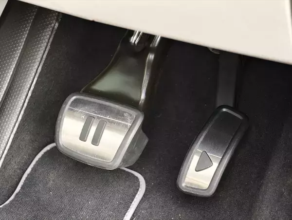 「≒JOYも大絶賛の可愛さ！ 見た目はレトロ、中身は最新EV「ID. Buzz」がミニバンの常識を変える」の画像