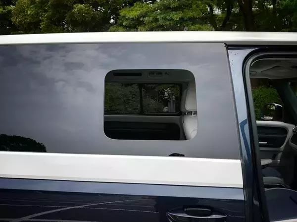 「≒JOYも大絶賛の可愛さ！ 見た目はレトロ、中身は最新EV「ID. Buzz」がミニバンの常識を変える」の画像