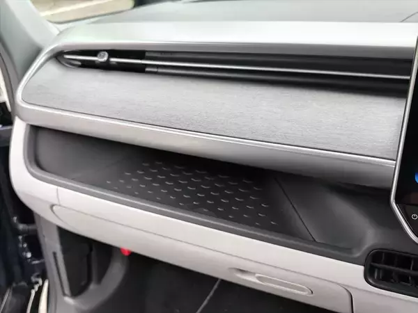 「≒JOYも大絶賛の可愛さ！ 見た目はレトロ、中身は最新EV「ID. Buzz」がミニバンの常識を変える」の画像