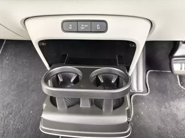 「≒JOYも大絶賛の可愛さ！ 見た目はレトロ、中身は最新EV「ID. Buzz」がミニバンの常識を変える」の画像