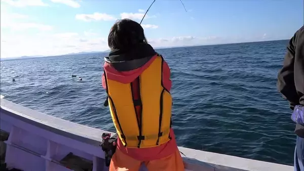 「クロスカブで行く！ 1万円でいろんな魚がめっちゃ釣れるオホーツク海、船釣り体験ツーリング」の画像