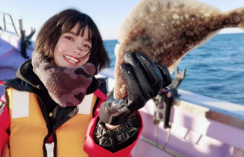 クロスカブで行く！ 1万円でいろんな魚がめっちゃ釣れるオホーツク海、船釣り体験ツーリング