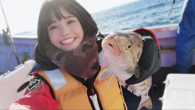 クロスカブで行く！ 1万円でいろんな魚がめっちゃ釣れるオホーツク海、船釣り体験ツーリング