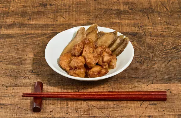 こういうのでいいんだよ「チキン×ごぼう」のパック惣菜、ファミマで新発売