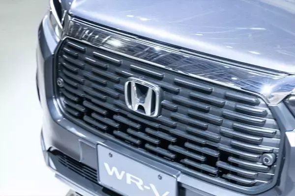 「Hondaの新型コンパクトSUV「WR-V」は驚異の低価格200万円台で来春発売予定！」の画像
