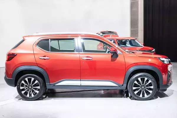 「Hondaの新型コンパクトSUV「WR-V」は驚異の低価格200万円台で来春発売予定！」の画像