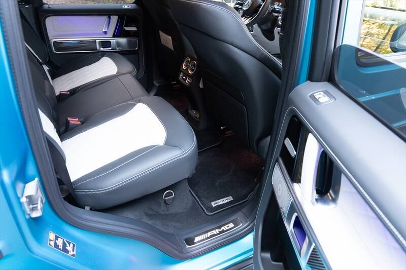 爆速＆ラグジュアリー体験！ 最強のベンツ・Gクラスに現役アイドルが乗って実感した贅沢空間