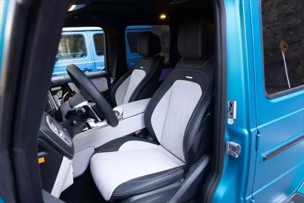 「爆速＆ラグジュアリー体験！ 最強のベンツ・Gクラスに現役アイドルが乗って実感した贅沢空間」の画像