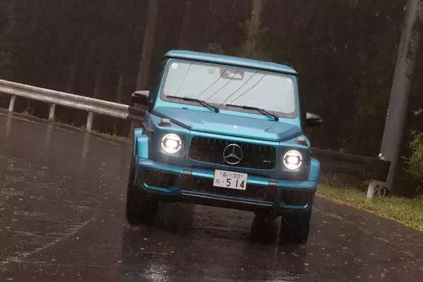 「爆速＆ラグジュアリー体験！ 最強のベンツ・Gクラスに現役アイドルが乗って実感した贅沢空間」の画像