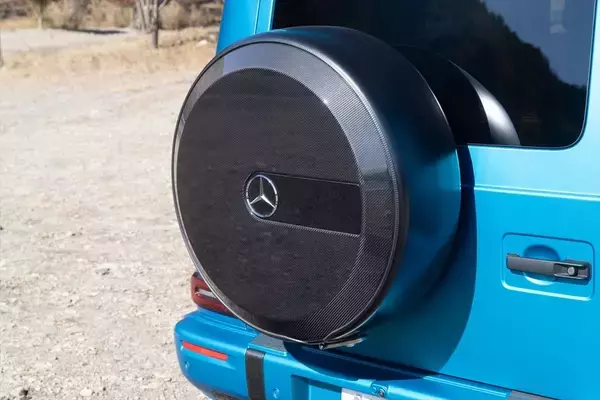 「爆速＆ラグジュアリー体験！ 最強のベンツ・Gクラスに現役アイドルが乗って実感した贅沢空間」の画像