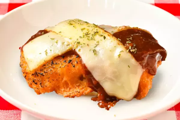 「390円で幸福度アップ。ナポリタン専用「グラコロ」が濃厚とろとろでおいしそ！」の画像