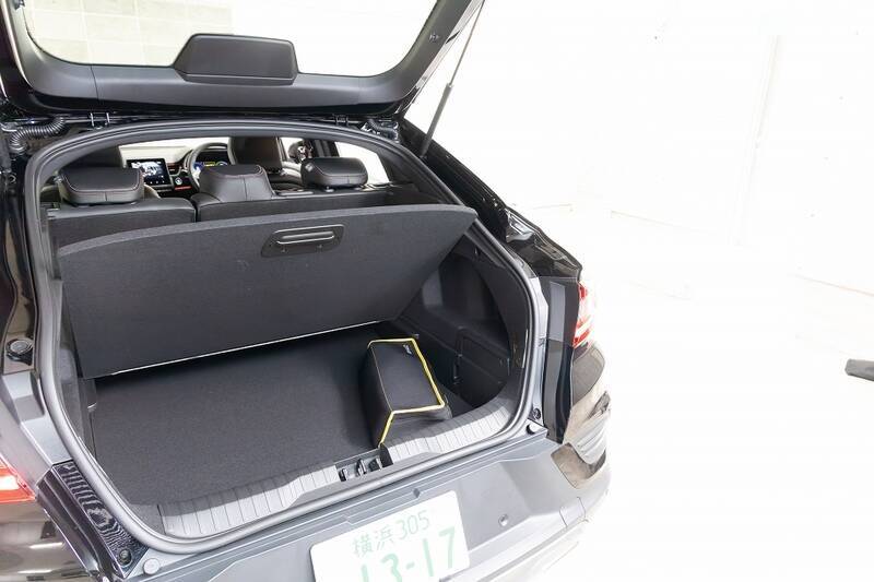 輸入車唯一のフルハイブリッドSUV、ルノー「アルカナ」の走りは車重を感じさせない爽快感