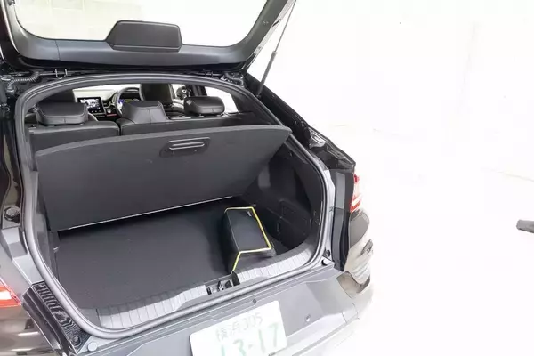 「輸入車唯一のフルハイブリッドSUV、ルノー「アルカナ」の走りは車重を感じさせない爽快感」の画像