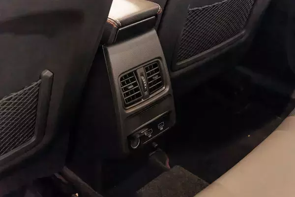 「輸入車唯一のフルハイブリッドSUV、ルノー「アルカナ」の走りは車重を感じさせない爽快感」の画像