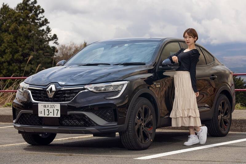 輸入車唯一のフルハイブリッドSUV、ルノー「アルカナ」の走りは車重を感じさせない爽快感