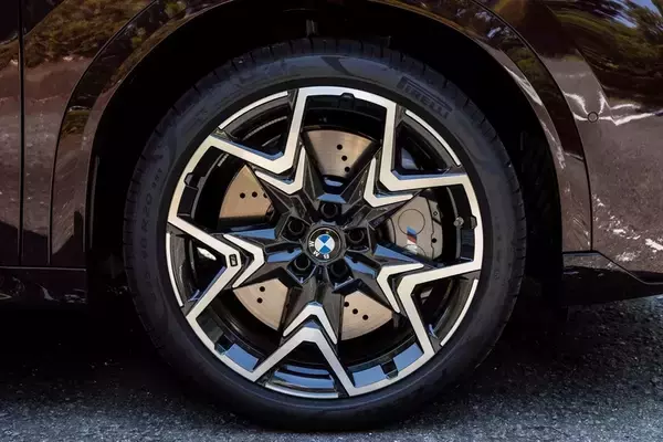 「BMW「X2 M35i」はカジュアルさとBMWらしさが高次元にバランスした日本にピッタリなSUV」の画像