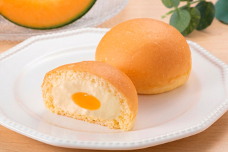 298円のひんやりご褒美！ファミマ「冷やしくりーむパン」はじゅわっとメロン