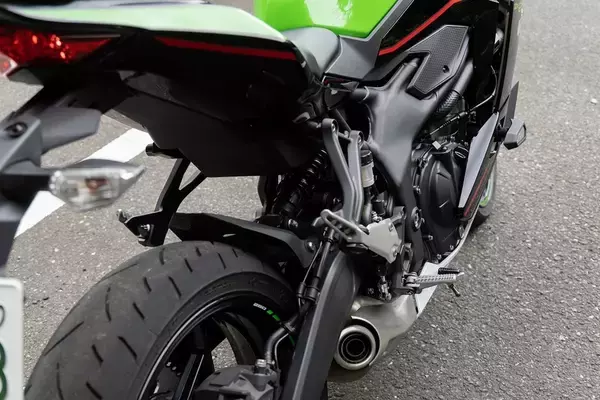 「トップガンになりたくてカワサキの「Ninja ZX-25R」に乗った」の画像