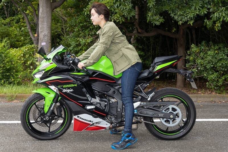 トップガンになりたくてカワサキの「Ninja ZX-25R」に乗った