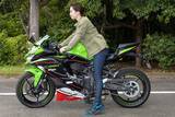 「トップガンになりたくてカワサキの「Ninja ZX-25R」に乗った」の画像2