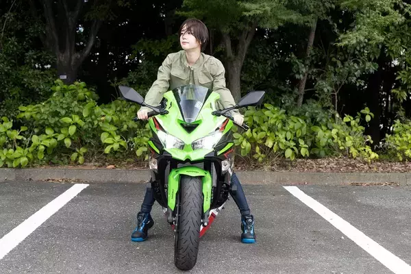 「トップガンになりたくてカワサキの「Ninja ZX-25R」に乗った」の画像