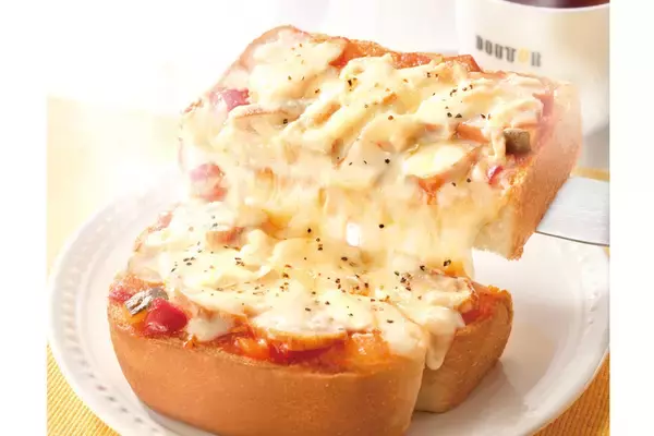 チーズがとろとろ！「スモークチキン＆トマト」新モーニングメニューがドトールに