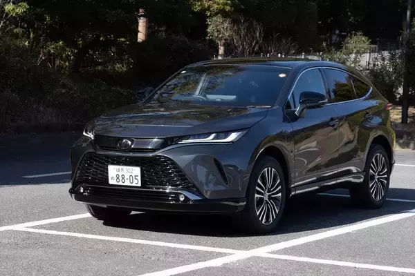 電池ゼロでも実燃費25km/L！ トヨタ「ハリアーPHEV」の重厚な走りとコスパがエグすぎた