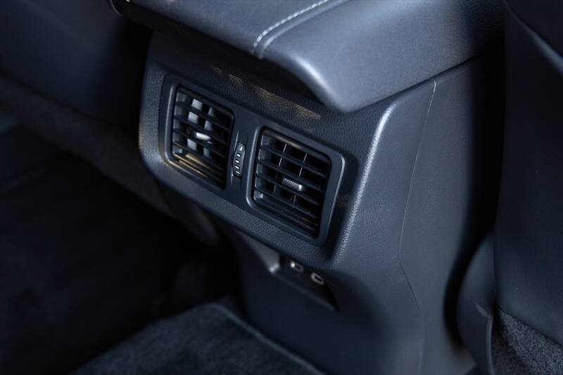 電池ゼロでも実燃費25km/L！ トヨタ「ハリアーPHEV」の重厚な走りとコスパがエグすぎた
