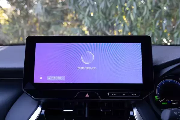 「電池ゼロでも実燃費25km/L！ トヨタ「ハリアーPHEV」の重厚な走りとコスパがエグすぎた」の画像