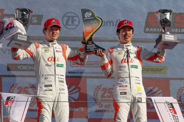 「5Gでもレースでも最速を！ auがTOM'SとSUPER GTに参戦し続けるワケ」の画像