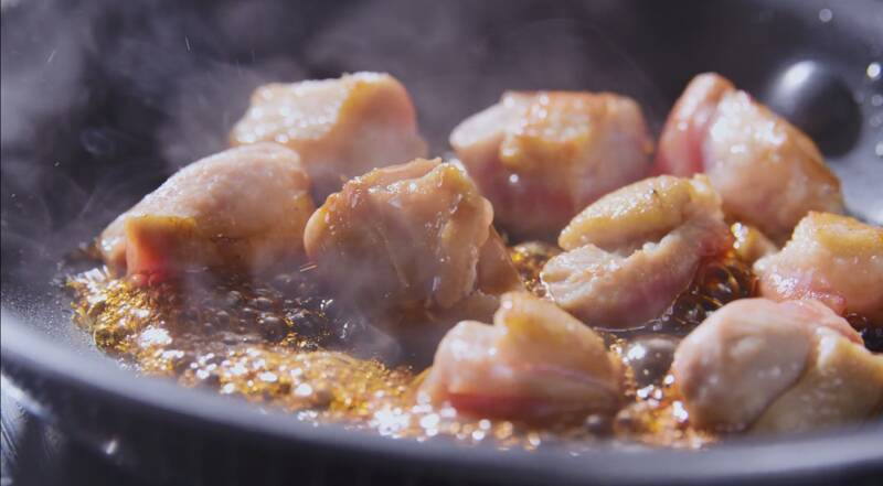 丸亀製麺、冬の人気「鴨ねぎうどん」が進化。新しく“舞茸”入りに