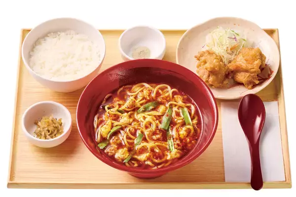 「旨辛スープ×太麺「辛うま麺」やよい軒に！辛さ3倍も用意」の画像