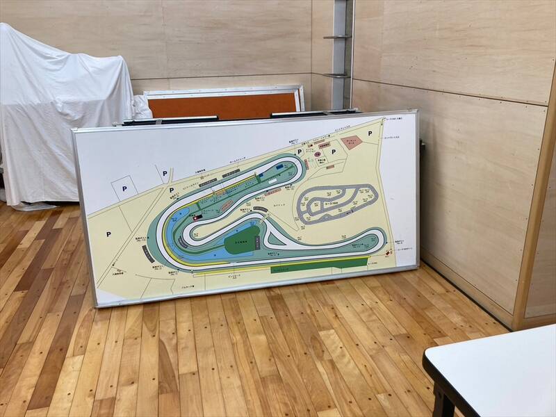 平日会社員、週末レースクイーンの赤城ありさがラリージャパンを目指して始動！