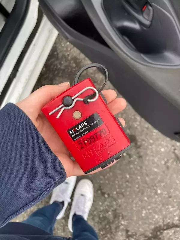 「平日会社員、週末レースクイーンの赤城ありさがラリージャパンを目指して始動！」の画像