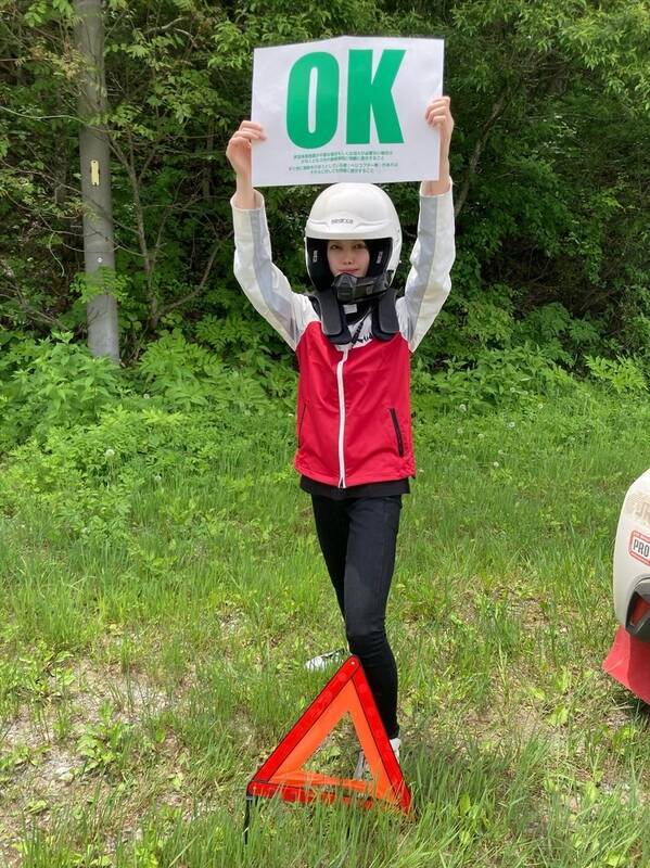 平日会社員、週末レースクイーンの赤城ありさがラリージャパンを目指して始動！