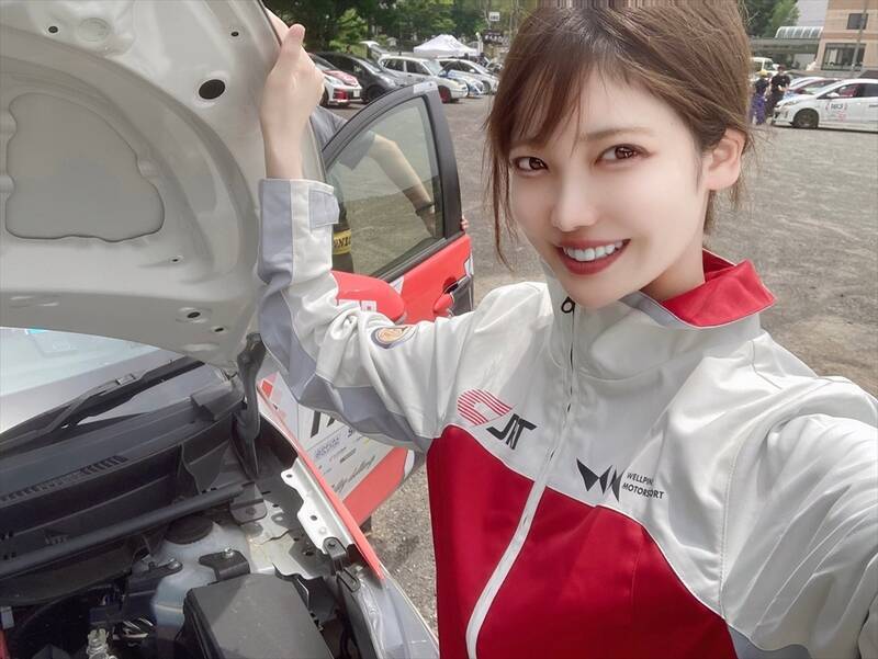 平日会社員、週末レースクイーンの赤城ありさがラリージャパンを目指して始動！