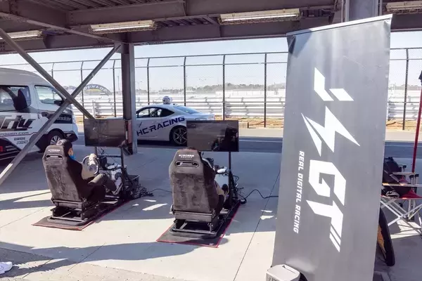 「「ゲームばっかりやって！」と怒られた僕たちへ。グランツーリスモ王者が作った“リアルへの道”」の画像