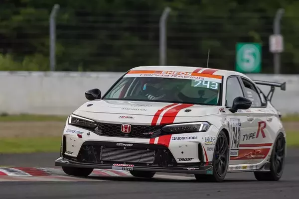 「Honda「S660」を作った中の人はレーシングチームの監督兼ドライバーになっていた！」の画像