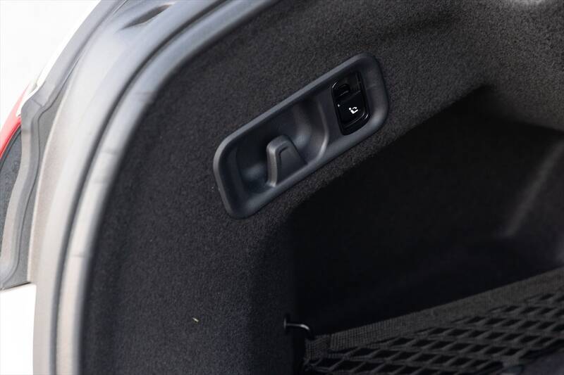 1000km走破で実証！ メルセデス「E220d」のディーゼルは“圧倒的な疲労感のなさ”と“超低燃費”だった