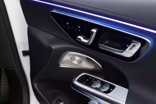 「1000km走破で実証！ メルセデス「E220d」のディーゼルは“圧倒的な疲労感のなさ”と“超低燃費”だった」の画像