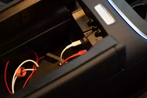 「1000km走破で実証！ メルセデス「E220d」のディーゼルは“圧倒的な疲労感のなさ”と“超低燃費”だった」の画像