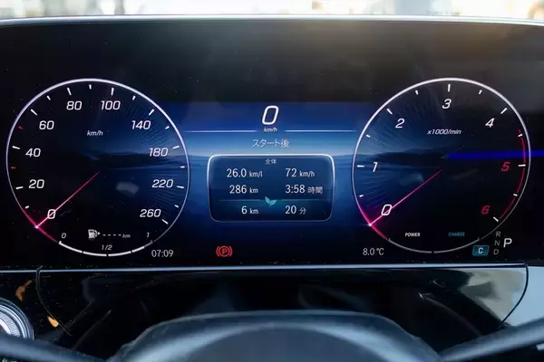 「1000km走破で実証！ メルセデス「E220d」のディーゼルは“圧倒的な疲労感のなさ”と“超低燃費”だった」の画像