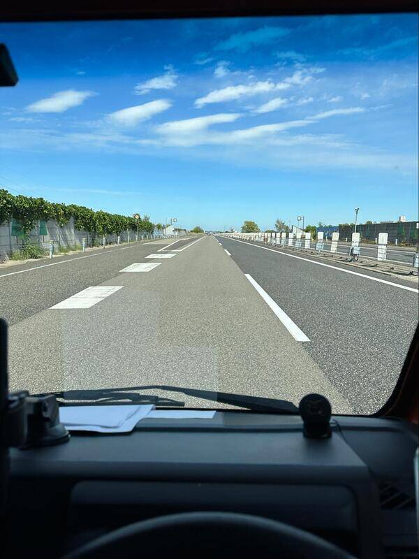 キャンピングカーがあれば自由気ままに生きられる！ 実は一人旅が楽しいクルマ