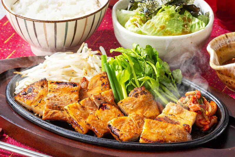 「豆乳タッカンマリ」「サムギョプサル」も！韓国を“定食で”楽しめるってイイ【大戸屋】