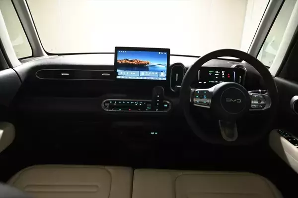 「航続320kmでフル装備！ BYDの軽EV「RACCO」は日本の軽自動車の“聖域”をどう切り崩すか」の画像